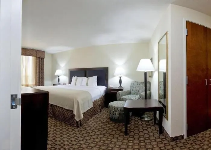 By Ihg 3* Куинси