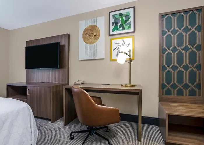 By Ihg