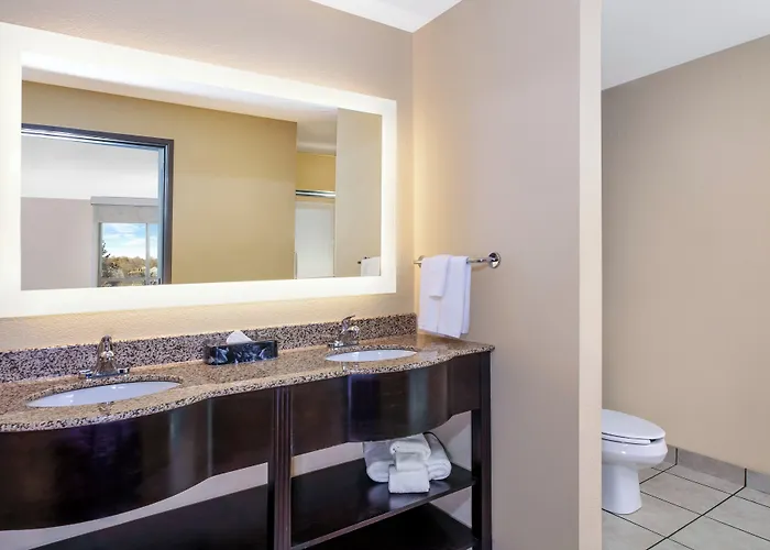 By Ihg