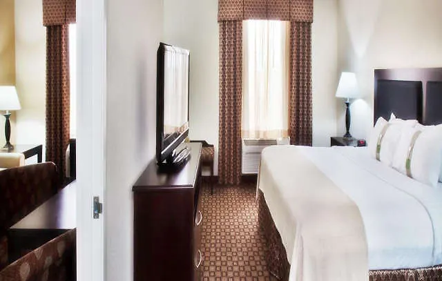 By Ihg Hotel 3*